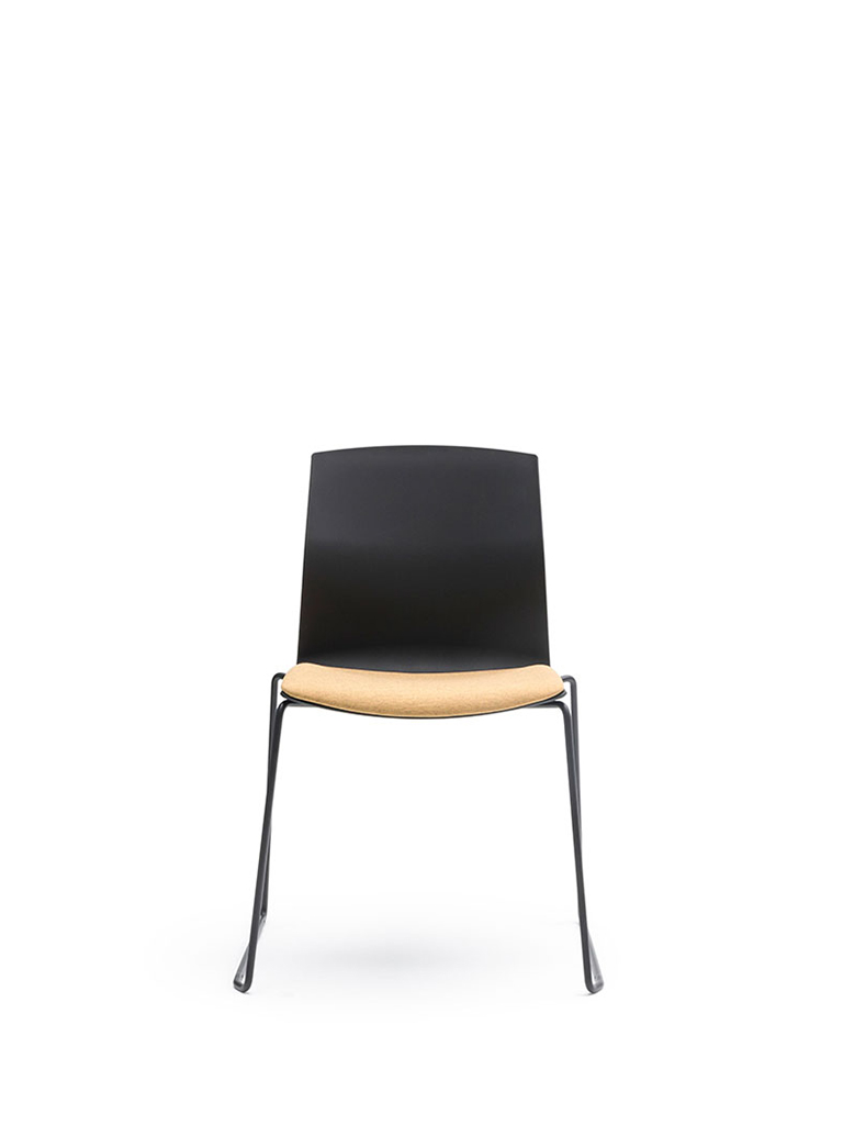 AKABA | Kabi Wire | skid-base chair | black | upholstered seat