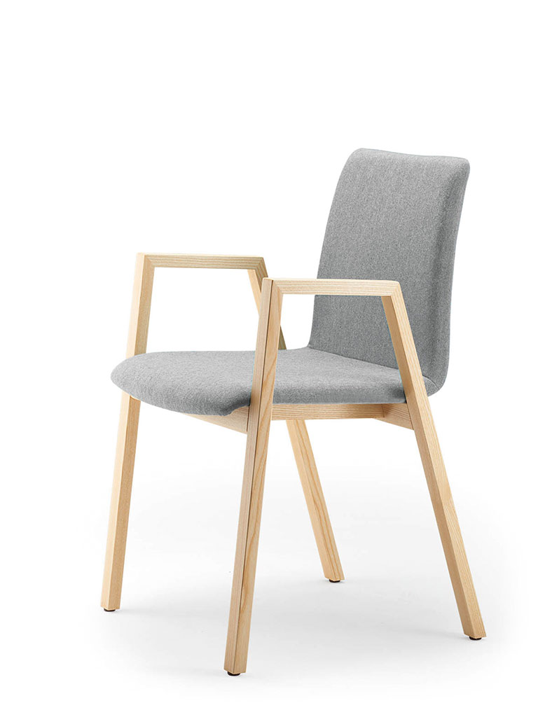 PAN | four-legged chair | fully upholstered | with armrests