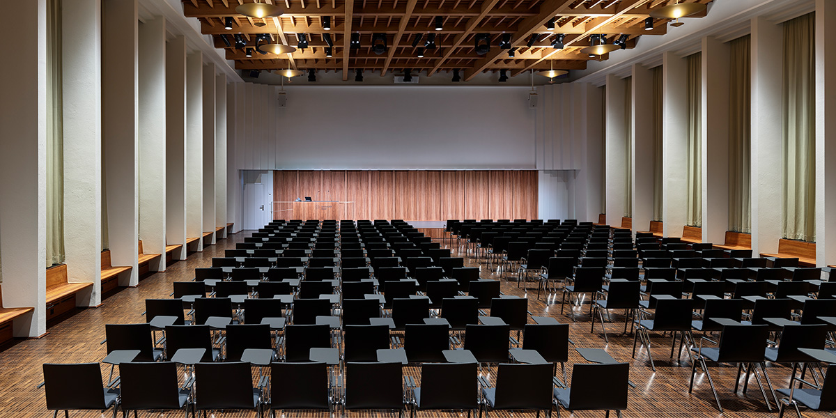 Universität Basel - Kollegienhaus | BLAQ wood